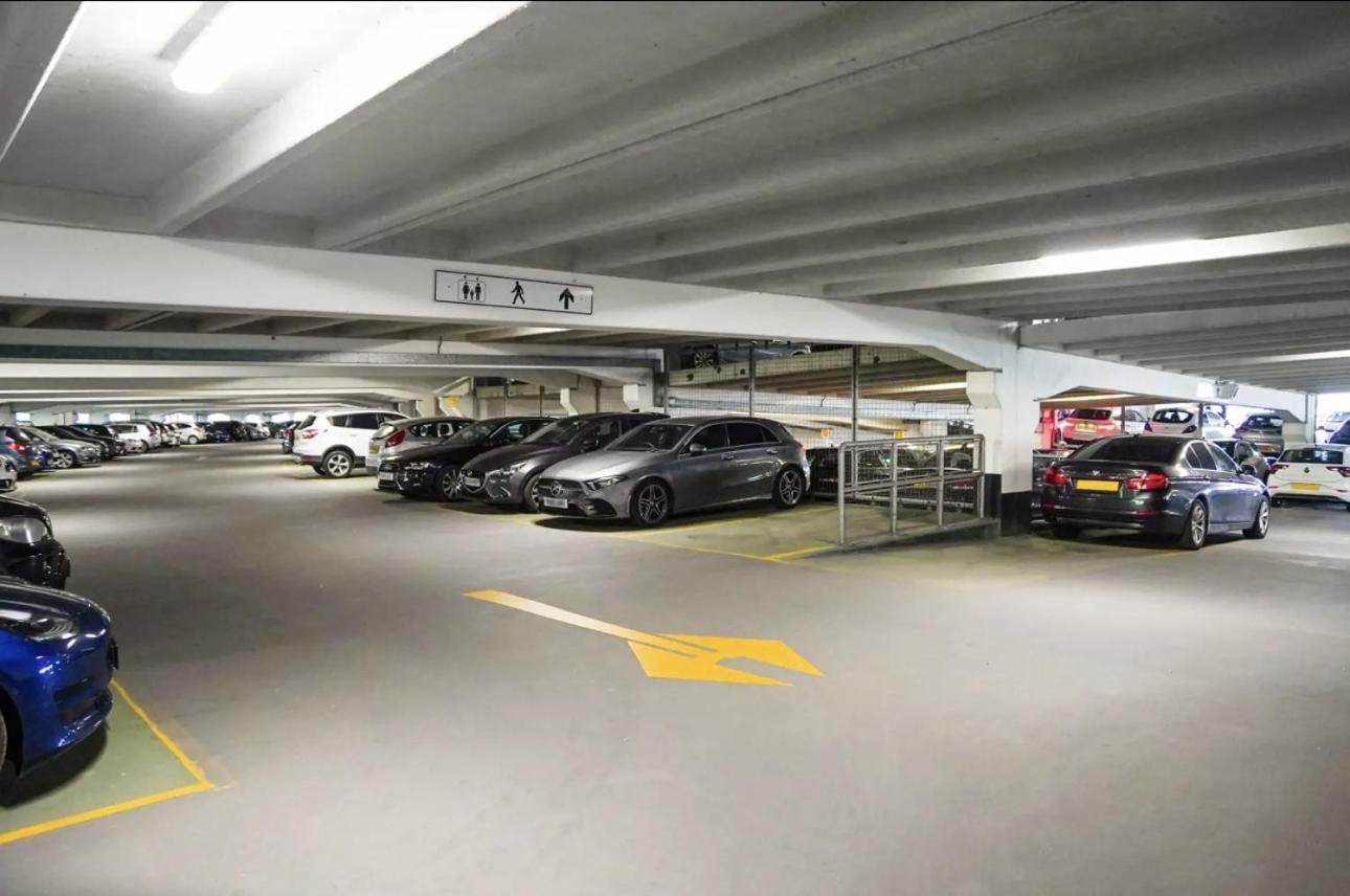 Deluxe City Apt, Beautiful River View,Free Parking No Balcony Leeds  Exterior photo